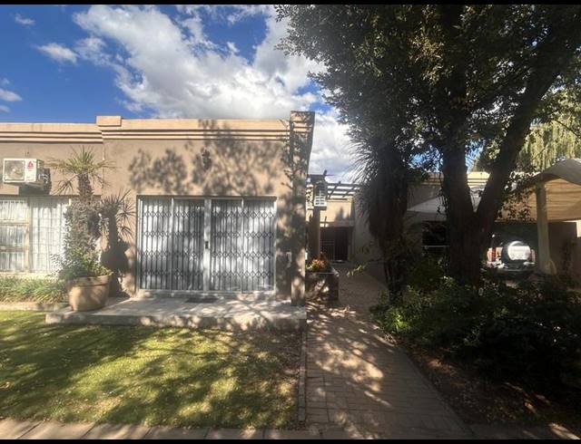 5 BEDROOM HOUSE FOR SALE IN MEYERVILLE